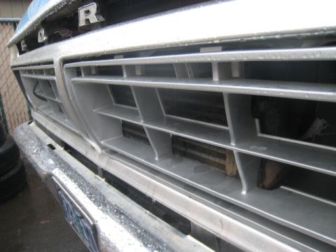 1976 Ford F-250 - grille