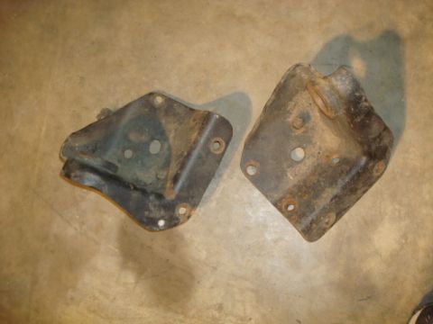 1995 Ford Bronco - 78-79 Stock radius arm brackets
