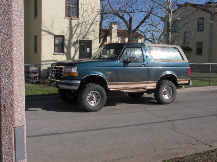 1995 Ford Bronco “working on it”