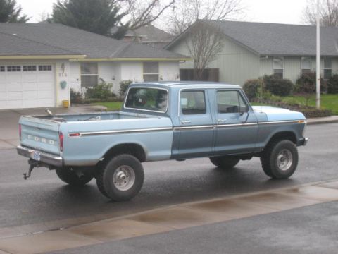 1976 Ford F-250 - rear shot