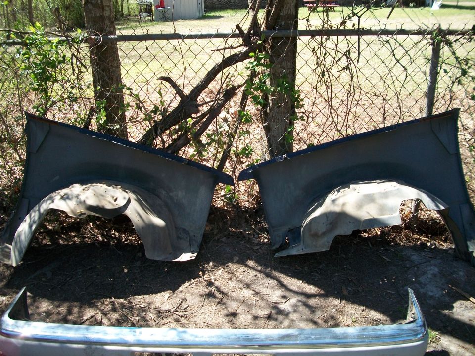 Fenders with inner fender wells.