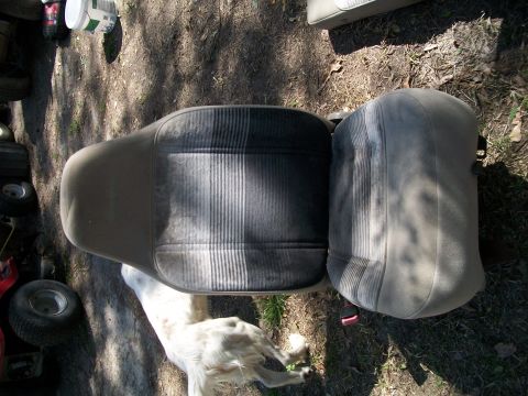 1990 Ford Explorer - front bucket