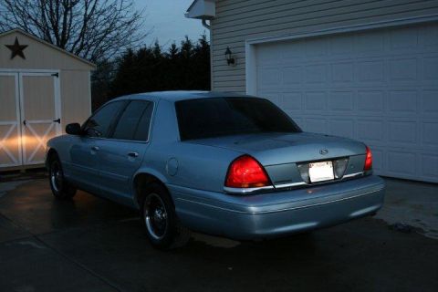 1999 Ford Crown Victoria - Lights on!