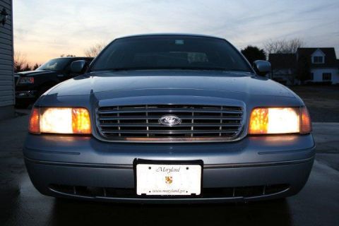 1999 Ford Crown Victoria - Front lights after i cleaned them