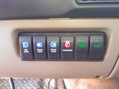 1992 Ford Bronco - Interior auxiliary switches for lights and compressor are visible.