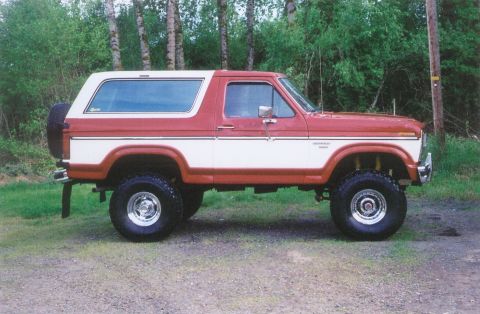 1985 Ford Bronco photo