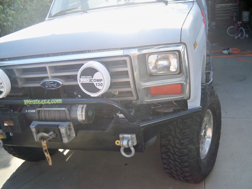 1985 Ford Bronco front end with winch and Pro Comp lights