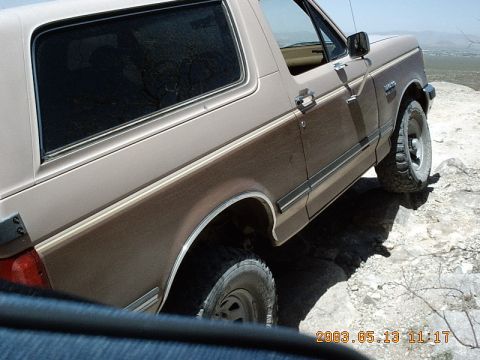 1989 Ford Bronco - leaving a rock house on the organ mountains