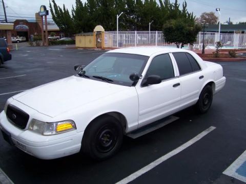 2003 Ford Crown Victoria photo