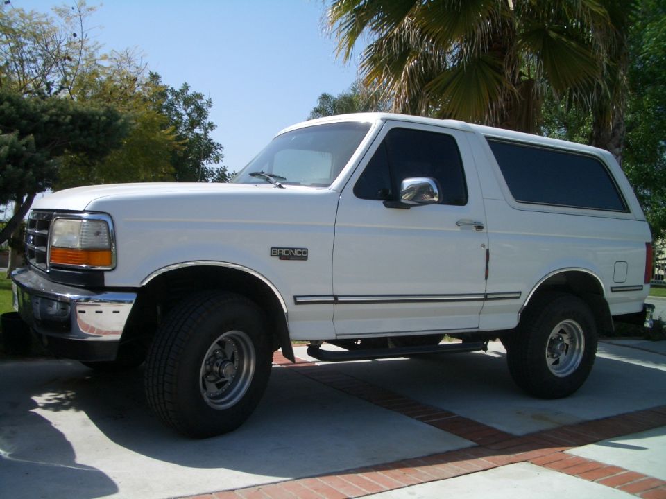1992 Ford Bronco “Monstro”