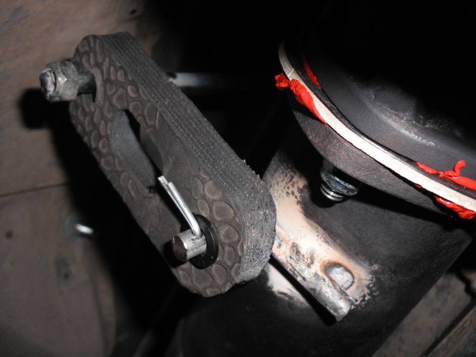 Custom y-pipe with rubber and metal components