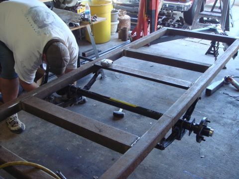 1992 Ford Bronco - Ben bolts on the axle