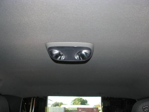 2005 Ford Crown Victoria - Interior overhead dome light with two bulbs.