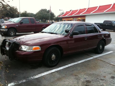 2005 Ford Crown Victoria photo