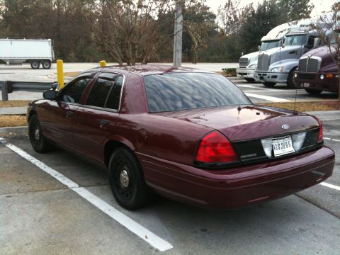 2005 Ford Crown Victoria photo