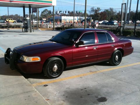 2005 Ford Crown Victoria photo