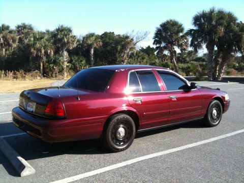 2005 Ford Crown Victoria photo