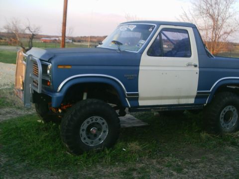 1984 Ford Bronco photo