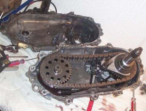 1990 Ford Bronco - Now you may remove the bolts which anchor the case halves. Carefully slide the back half off to expose what you see above.