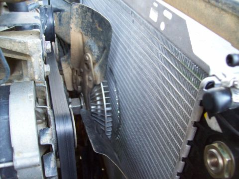 1990 Ford F-150 - Clutch on fan went into radiator, busting one of the cores
