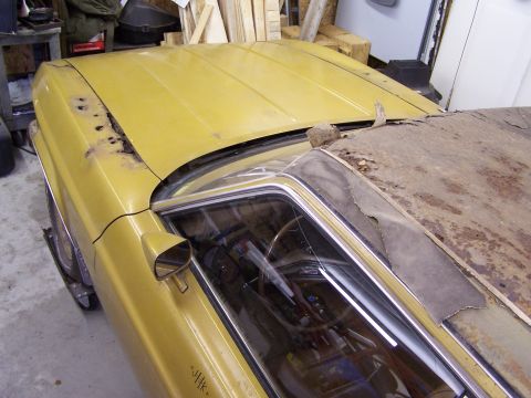 1972 Ford Mustang - You can see the damage to the top of the front fender in this shot.