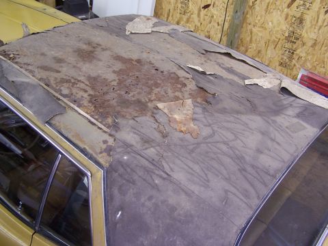 1972 Ford Mustang - Another shot of the roof damage.
