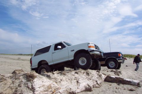 1996 Ford Bronco - I made it up onto the log too.(8/2/2003)