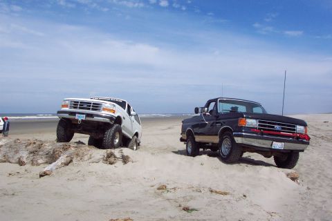 1996 Ford Bronco - Mike and I on the log. (8/2/2003)