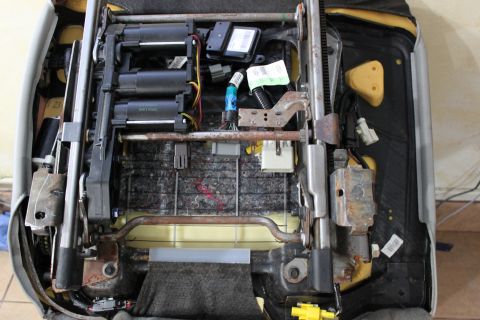 2007 Ford Crown Victoria - wiring is in place and lined up over the 2003 harness. i didnt remove the 2003 harness and the seat still functions 100% stock with both in…