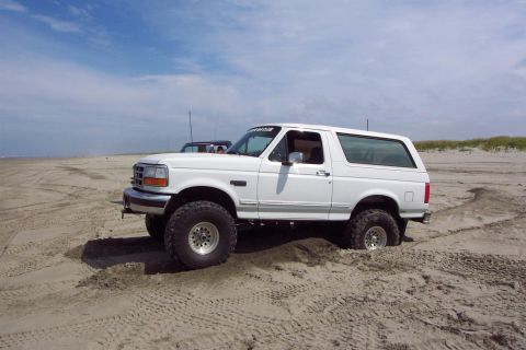 1996 Ford Bronco - Trying to get stuck. But not having much luck. (8/2/2003)