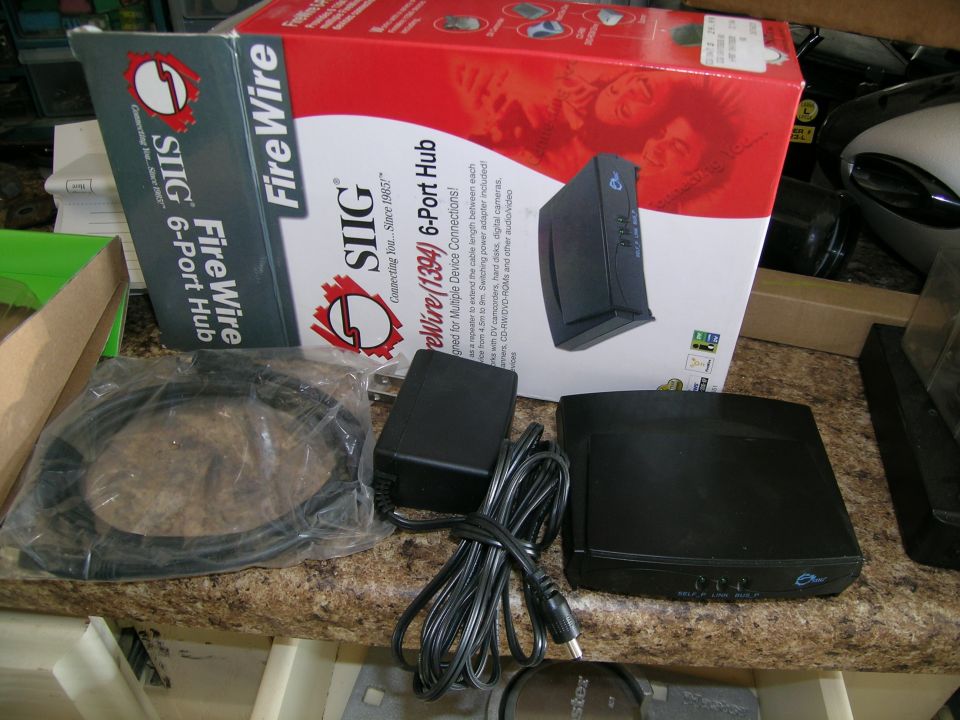 SIIG FireWire 6-Port Hub with cables and power adapter