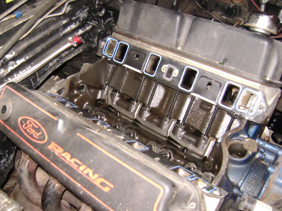 Ford Racing valve cover and intake manifold ports
