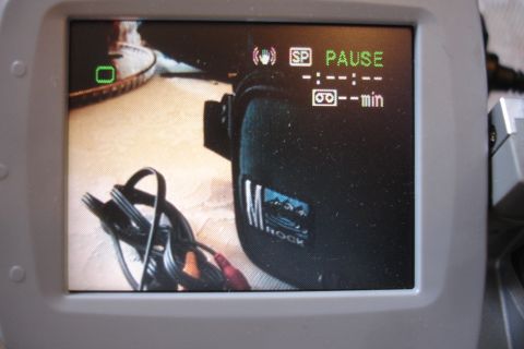 1993 Ford Taurus - Camcorder screen displays recording status and time remaining in pause mode.