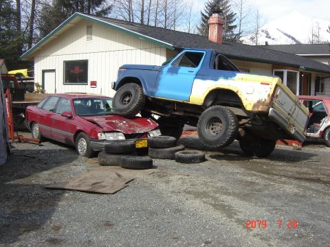 1978 Ford Bronco - playing in the yard again