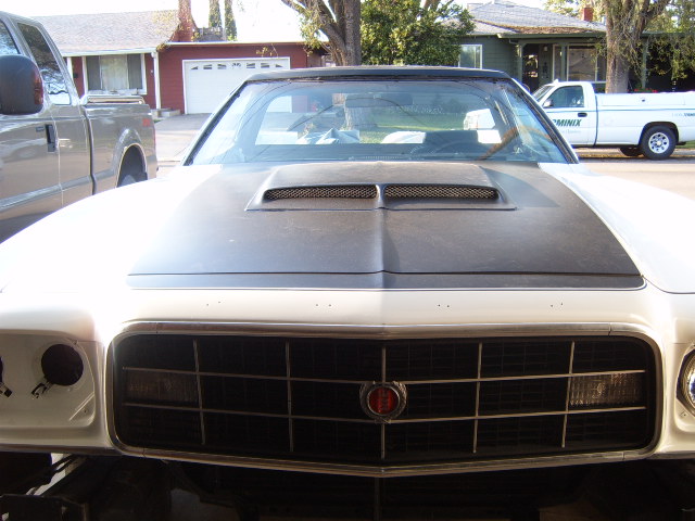 1973 Ford Ranchero front grille with hood scoop
