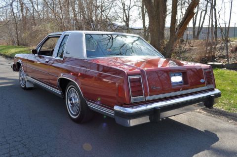 1985 Ford LTD Crown Victoria photo