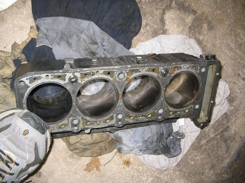1981 Kawasaki Bayou in 2010