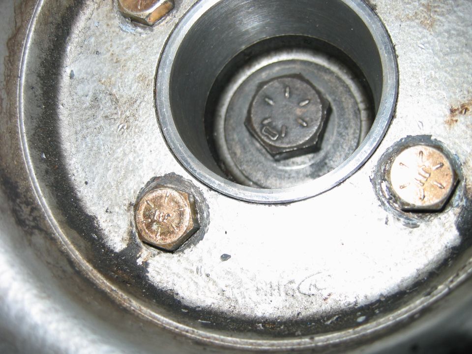 This is the summit balancer installed the correct way with the centering ring in place.  looks good.