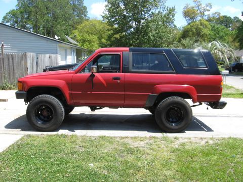 1987 Toyota 4Runner - HERES THE 86 FIXED UP ALITTLE