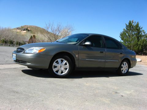2003 Ford Taurus - Sitting pretty