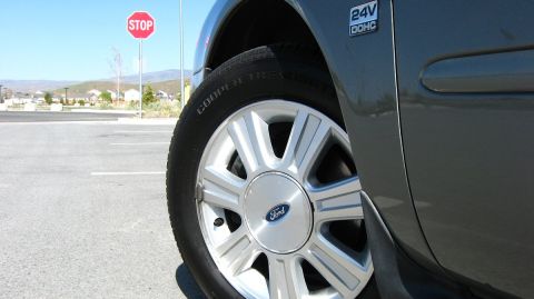 2003 Ford Taurus - Front Wheel