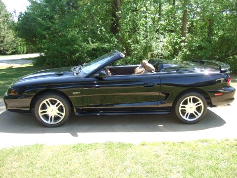 1996 Ford Mustang photo