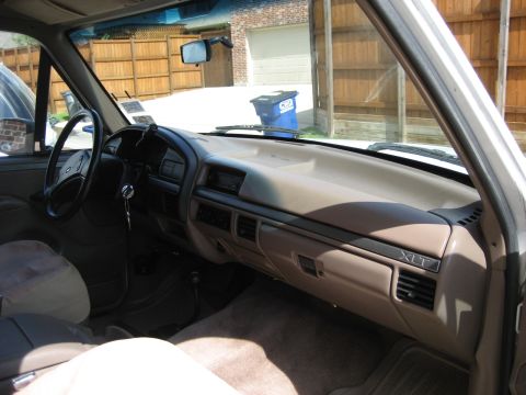 1993 Ford Bronco interior dashboard with XLT trim