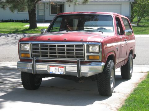 1981 Ford Bronco - This 1981 Ford Bronco is shown from the front, its distinctive grille and a license plate from Illinois.