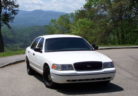 2000 Ford Crown Victoria photo
