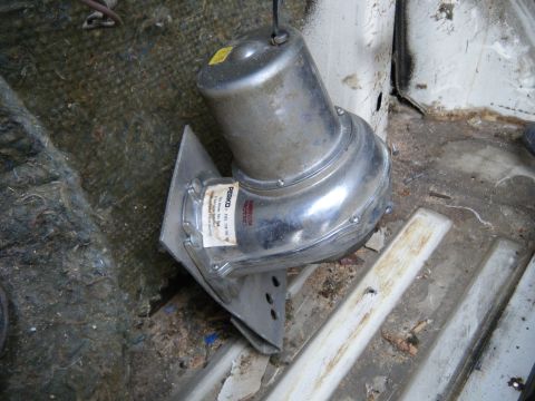 1981 Ford E350 - Perko blower motor with label showing part number FSL 190 701 00.