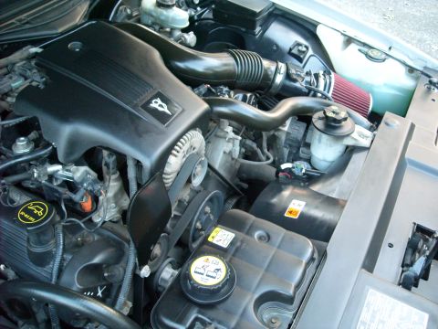 2003 Ford Crown Victoria photo