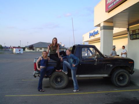 1981 Ford Bronco - the girlys love my truck!!