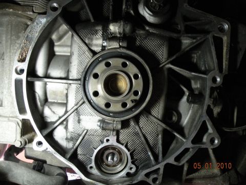 2000 Porsche Carrera - Close-up view of an engine casing, showing a bearing and a seal assembly.