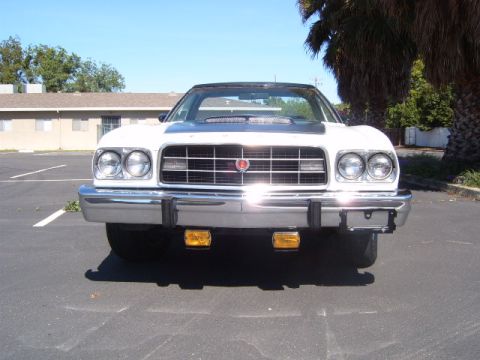 1973 Ford Ranchero - The front grille and headlight design indicate a 1972 Ford Ranchero, not a 1973 model.
